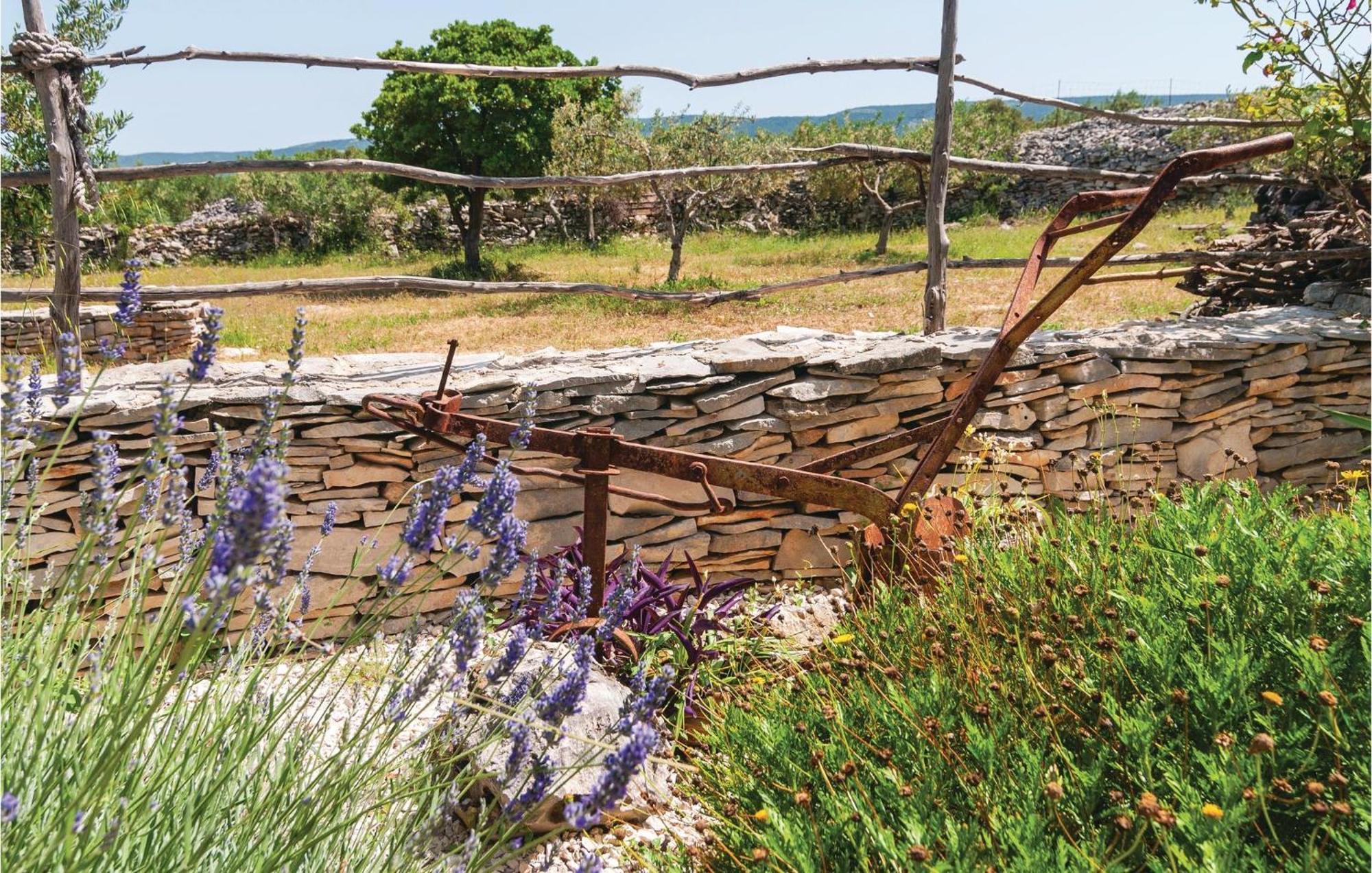 Lovely Home In Postira With House Sea View エクステリア 写真